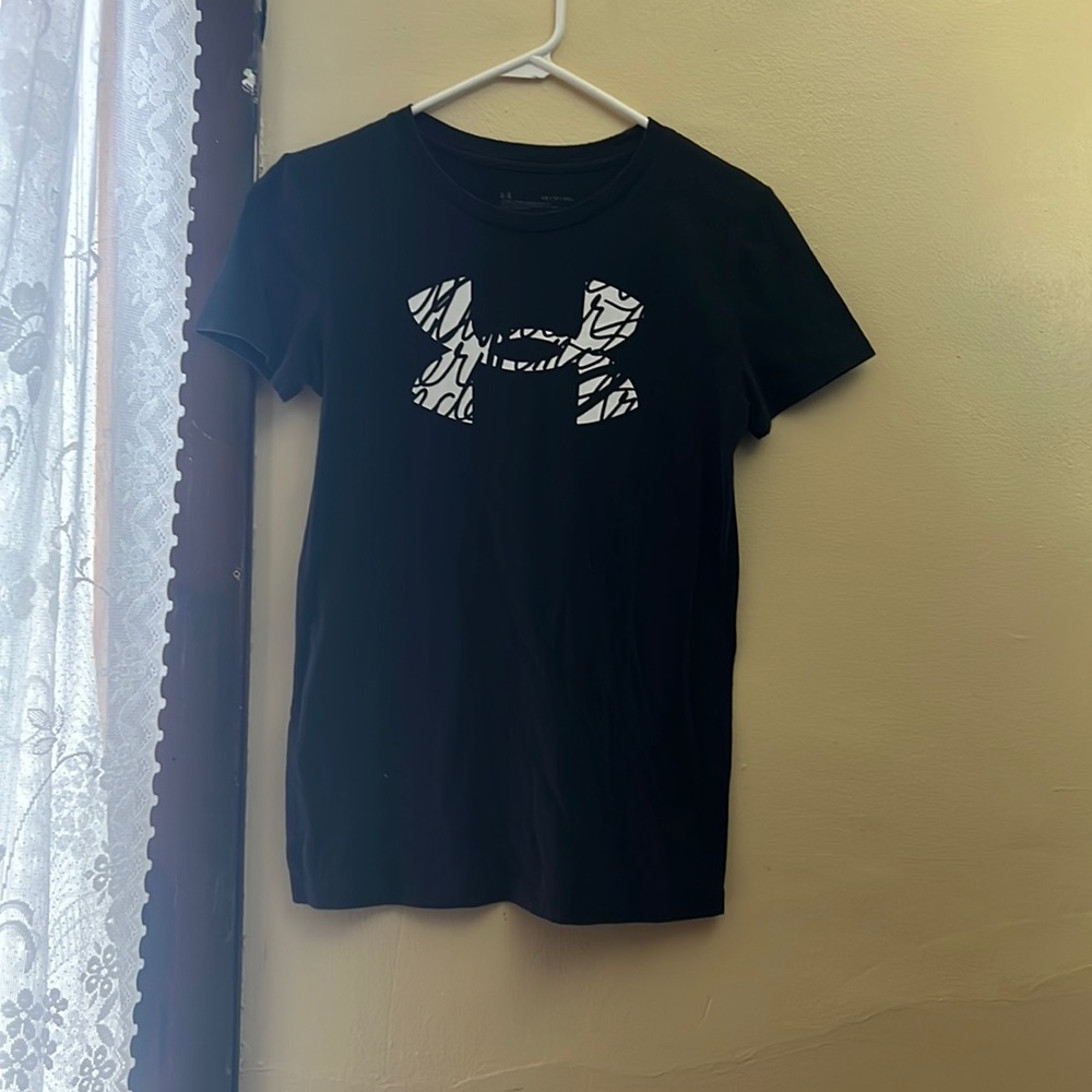 I am selling s black under armor tee- shirt.